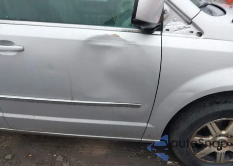 2010 Chrysler Town & Country Touring from USA, damaged, VIN 2A4RR5DXXAR148854